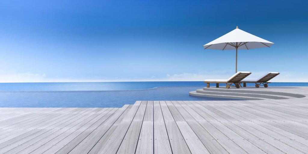 Infinit-Pool mit Blick aufs Meer, Stichwort KI-Anwendung.
(c) AdobeStock